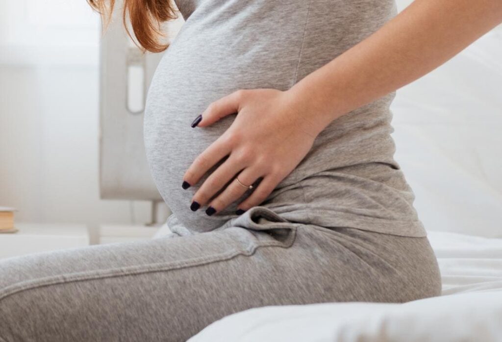 tiraillements au bas du ventre en début de grossesse