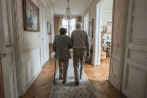 l'aide à domicile senior importance qualification des intervenants est-elle cruciale pour la santé des seniors personnes âgées